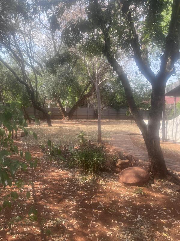 To Let 3 Bedroom Property for Rent in Riviera Park North West